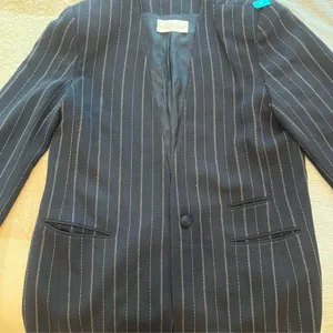 Dana Buchman Wool Blazer size 16 or L/XL GUC Y2K style. dry cleaned. #vintage #Blazer #office #businesscasual #pinstripe thumbnail 4