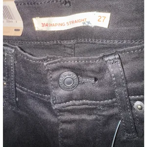 New Levis 314 Shaping Straight Black Jeans Womens 27x30 4 Short Minimalist Basic thumbnail 7