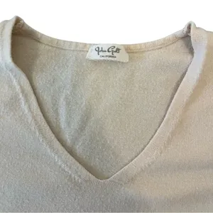 Brandy Melville John Galt Cream Cropped Top Knit VNeck Minimalist Preppy Sz XS-S thumbnail 3