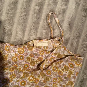 Altar'd State Floral Tie Back Crop Cami Tank Top Yellow Pink Boho Retro‎ Medium thumbnail 3