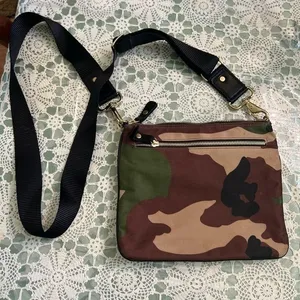 Camo Cross Body Green thumbnail 1