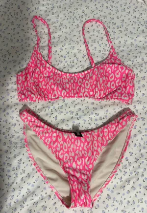 Triangl Bikini thumbnail 1