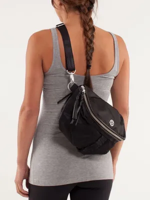 Lululemon Good Fortune Crossbody Shoulder Fanny Bag Black thumbnail 16