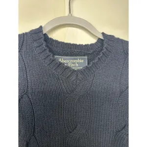 Abercrombie & Fitch Vintage Women’s XL Navy Cable Knit V-neck Sweater thumbnail 5