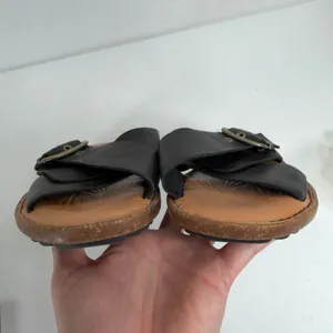 Born 8M Rio Slide Sandals Black Leather Buckle Crossover Strap Casual Boho Flats thumbnail 11