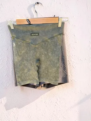 NWT Bo+Tee Seamless Ribbed Biker Shorts - Khaki - Size Small thumbnail 8