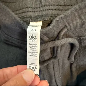Alo Yoga Soho Sweatpant Anthracite Grey thumbnail 4