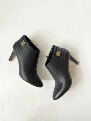 Vince Camuto Landria Leather Pebbled Quilted Ankle Booties Winter Fall Black - 8 thumbnail 4
