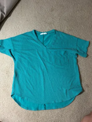 Altar'd State ribbed V-neck pocket tee thumbnail 2