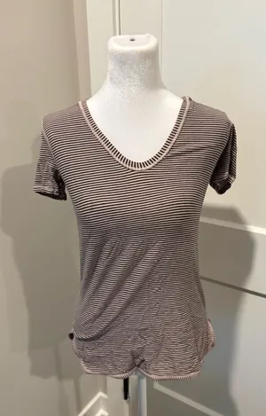 Lululemon Striped V Neck Tee Pima Cotton Black Cream Short Sleeve thumbnail 1