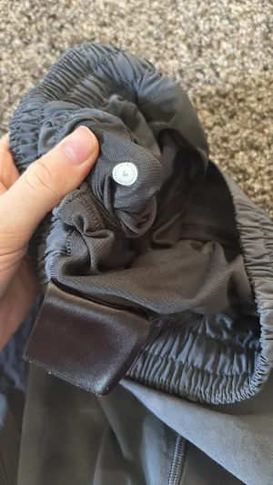 Lululemon Hotty Hot Low-Rise Shorts 4" Lined thumbnail 3