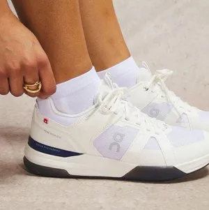 ON The Roger Clubouse Pro Laver Cup Berlin 2024 Tennis Shoe Sz 7 EUC 38 GUC! thumbnail 1
