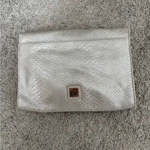 Guess Silver Clutch with Gold Detail and Removable Strap 💜 thumbnail 2