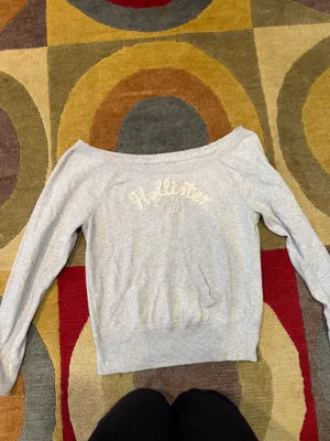 Hollister Co. Y2K Style Off The Shoulder Sweatshirt Size Medium See All Pics thumbnail 3