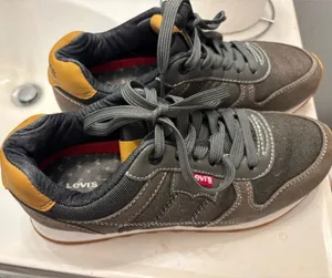 Levi's Unisex Sneakers blue jeans sz7 casual thumbnail 1