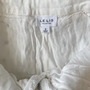 Le lis White High Waisted Shorts thumbnail 5