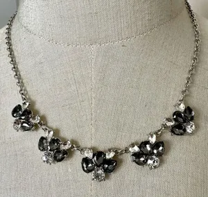 Grey and clear rhinestone necklace Silver thumbnail 1