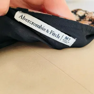 Abercrombie & Fitch Off The Shoulder Black Floral Mini Dress- Size Medium Tall thumbnail 6