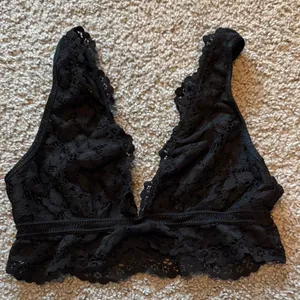 Victoria's Secret Black Lace Bralette Small thumbnail 1