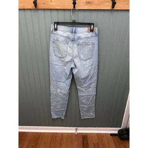 American Eagle Women Light Wash Distressed High Rise Mom Jeans Size 4 Regular thumbnail 3