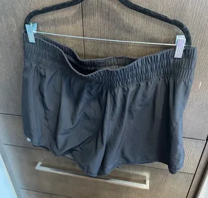 Avia women's black shorts size xxl thumbnail 1