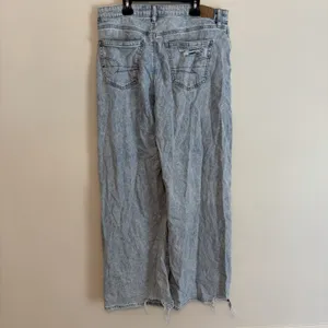 american Eagle wide leg light wash denim blue jeans 10 r Baggy Distress Skater thumbnail 3