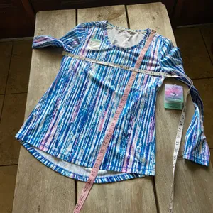 Reel Legends Womens Top‎ Size Small Glowing Lines Money Blue NEW thumbnail 4