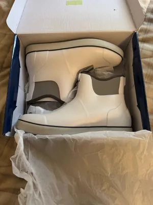 Huk boots White Size 10 thumbnail 1