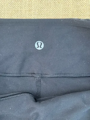 Lululemon Running Shorts Womens Size 8 Black thumbnail 3