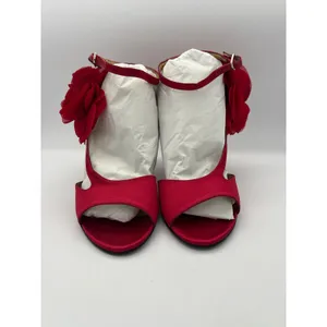 Women’s Ros Hommerson Size 9 Bright Red Satin Flower Pumps thumbnail 2