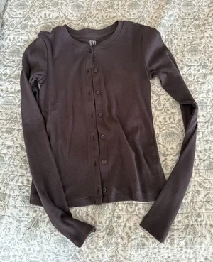 Gap top thumbnail 1