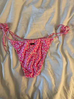 Pink Triangl Bikini Set thumbnail 2