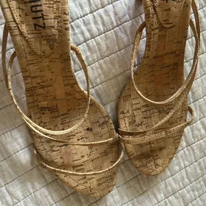 Schutz anthro Evenise strapy 90’s Y2K Kitten Heel Sandals Natural cork size 9 thumbnail 9