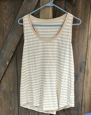 Women’s Lululemon True Love Tank thumbnail 1