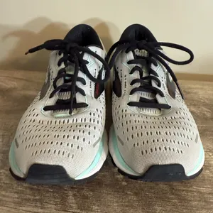 Brooks Ghost 13 Running Sneakers Gray Women’s Size 9.5 Lace Up thumbnail 3