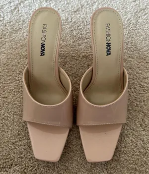 FashioNova Kitten Heels thumbnail 5
