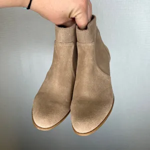 Sole Society Romy Tan Suede Ankle Boots Block Heel Size 6B/36 Taupe Booties thumbnail 2