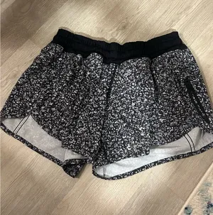 Black and White Lululemon shorts  thumbnail 1