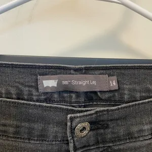 EUC | Levi’s women’s 505 straight leg jeans — size 14‎ thumbnail 4