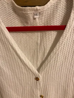 White Cardigan Sweater Size XL thumbnail 3