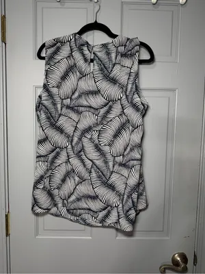Ann Taylor Factory black and White Abstract Swirl Sleeveless Camisole thumbnail 3