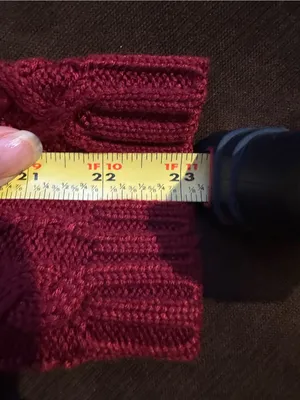 Dark Red Classic Cable Knit Crewneck Sweater. Thick Heavy Material Sz S thumbnail 9