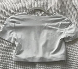 Aritzia Contour crew shirt thumbnail 2