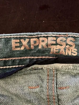Express Stella Crop Jeans Womens 12 Light Wash Blue Cuffed Cropped Denim thumbnail 8