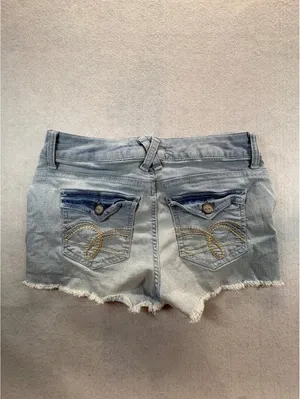 Ashley Vintage Charm Women’s L Sherpa Lined Distressed Denim Trucker Jacket thumbnail 3