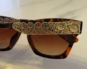 Cute tortoise sunglasses with flower gold frames Multiple thumbnail 5