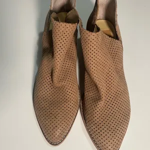 Dolce‎ Vita Ankle Booties Taupe brown size 5.5 thumbnail 2