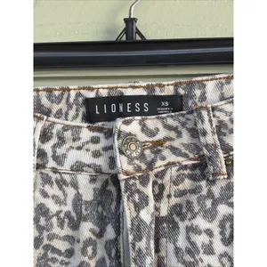 Lioness Leopard Cheetah Animal Print Denim 100% Cotton Jeans Pants Womens XS thumbnail 6