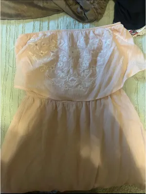 Short light pink white crow dress. Message for more pictures! thumbnail 1