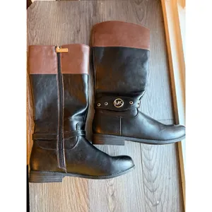 Michael Kors Boots Black Brown Knee High Riding Boots MK Logo Detail‎ Size 5 thumbnail 3